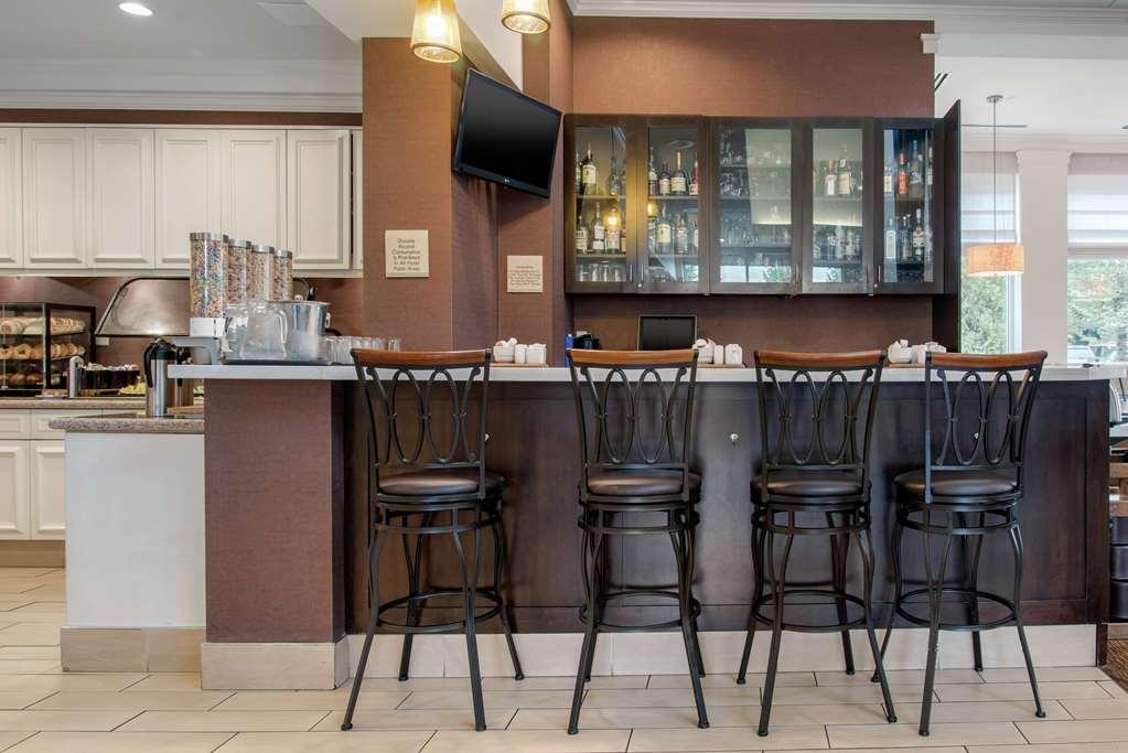 Hilton Garden Inn Portland Airport Restoran fotoğraf