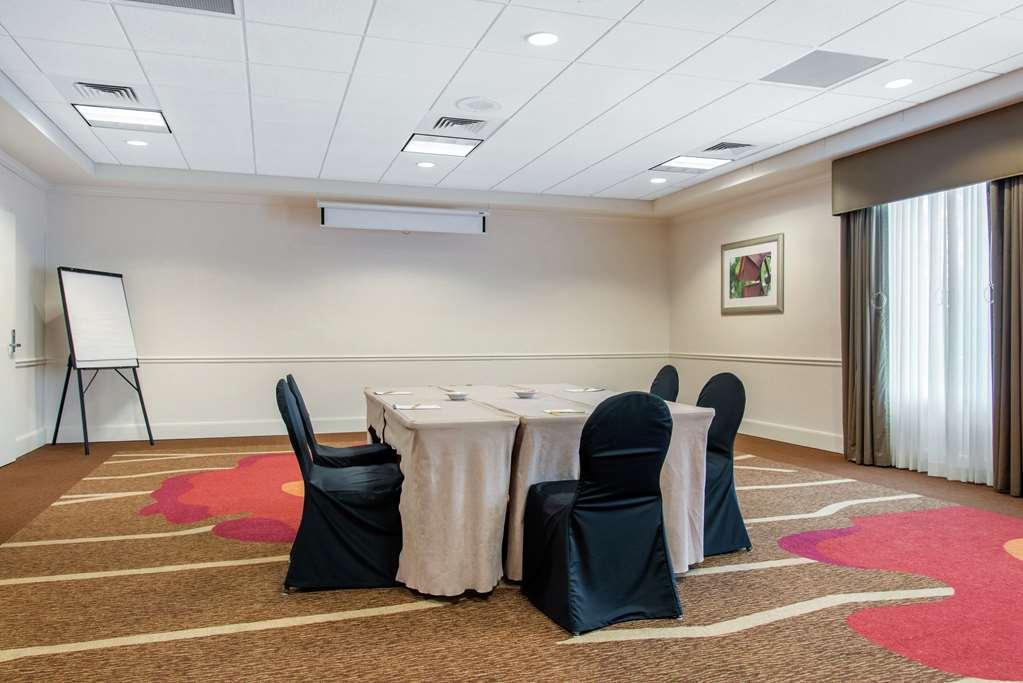 Hilton Garden Inn Portland Airport Konforlar fotoğraf